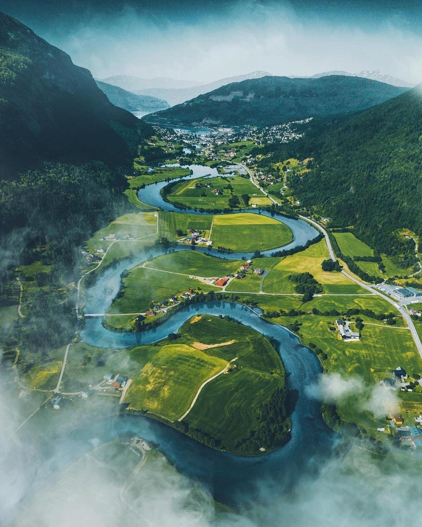 Stryn House - Hotel & Apartments エクステリア 写真