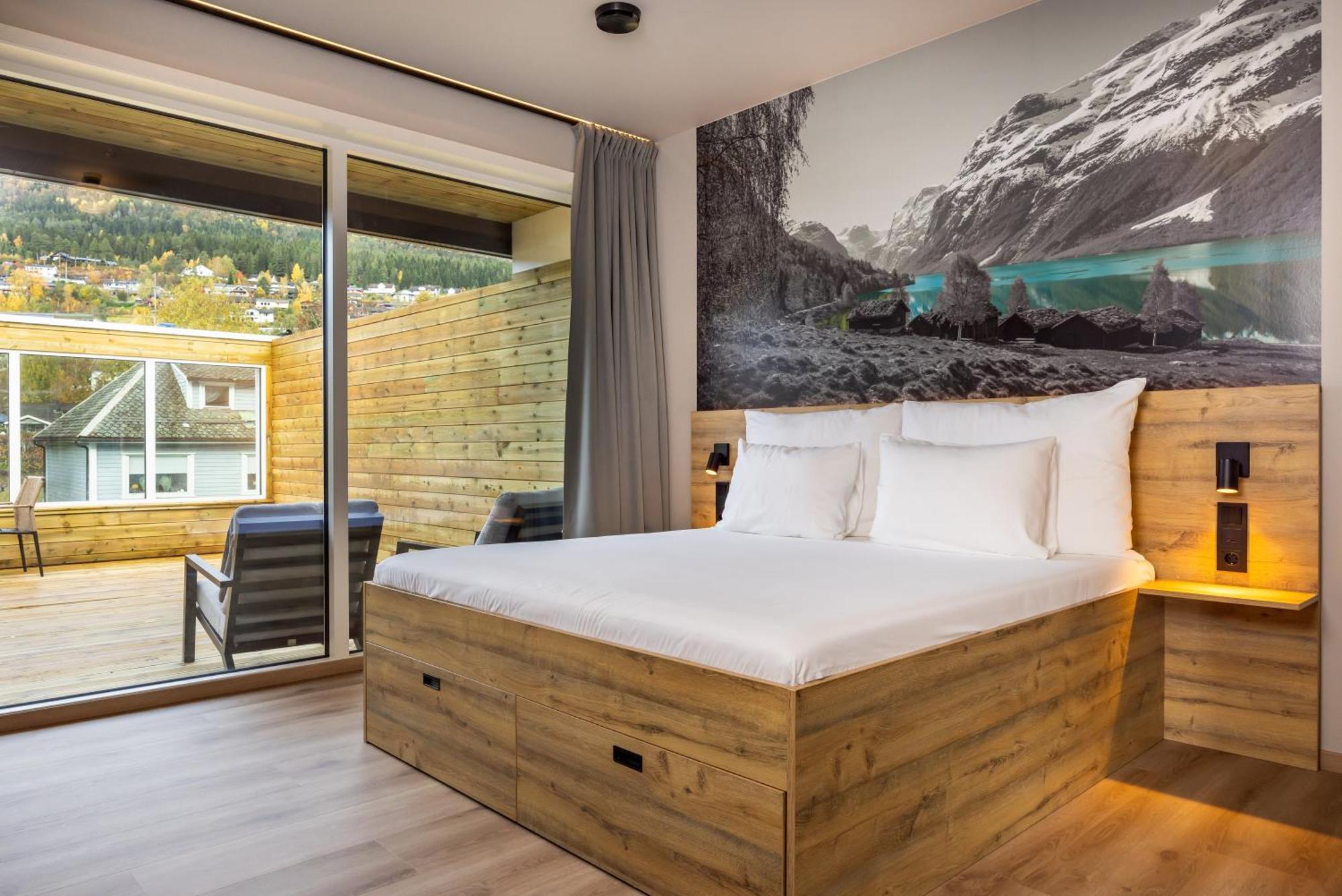 Stryn House - Hotel & Apartments エクステリア 写真